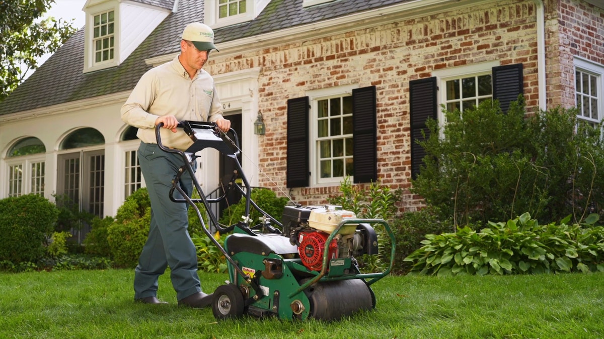 Mow aerator outlet