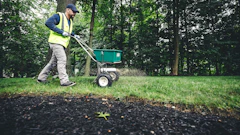 Fertilizer Spread Lesco