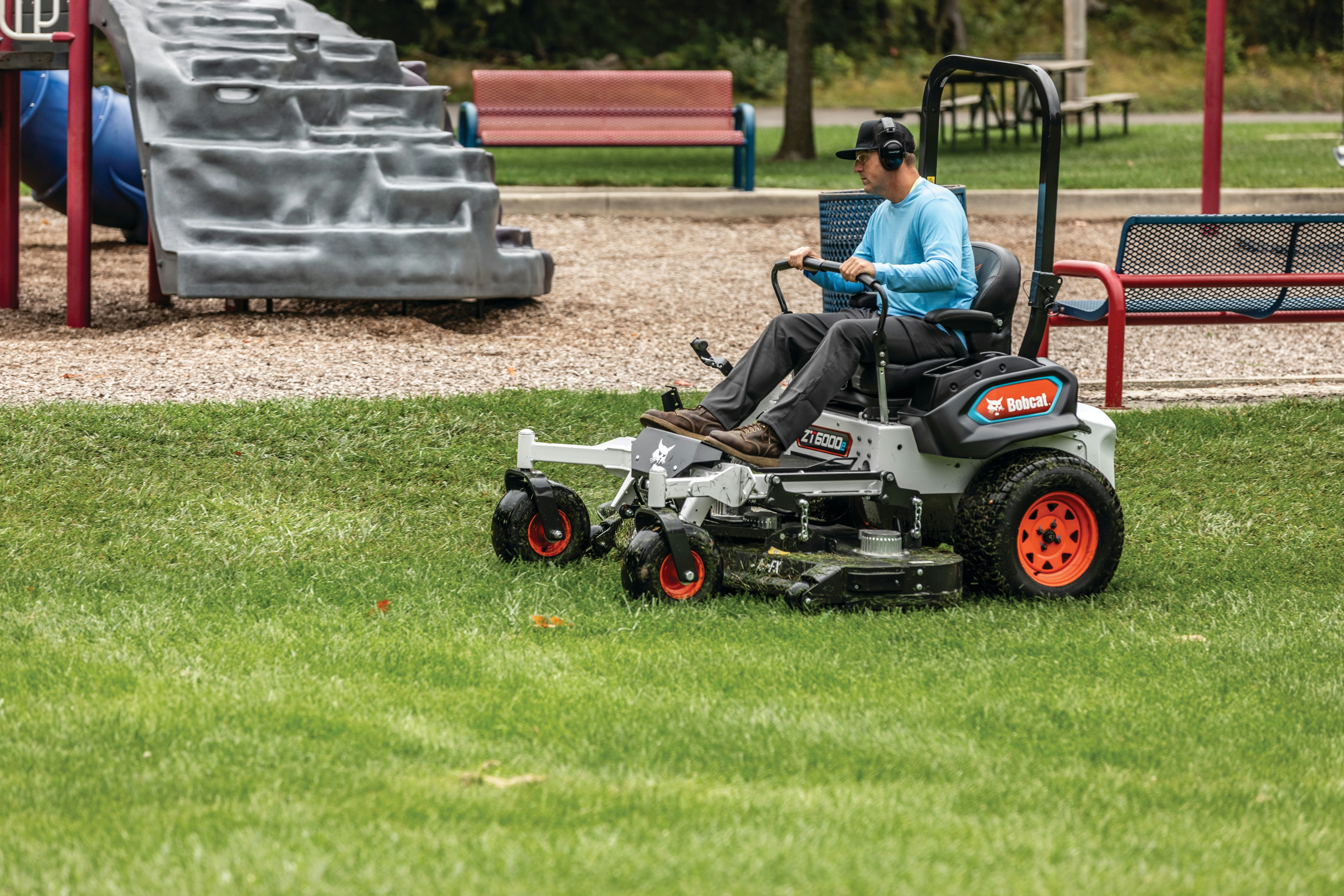 bobcatさん専用 Bobcat Offers Electric ZT6000e Zero-Turn Mower From: Bobcat