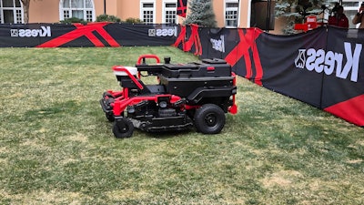 More than three dozen leading landscaping executives witnessed the KR800 40” “Cut N Go” robotic mower in action for the first time during the Kress Commercial Robotics NEXT Summit.