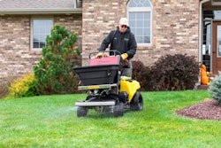 The Z-Spray LTS can carry up to 175 pounds of material in the hopper, with space to carry an additional 50 pounds of bagged material atop the tank.