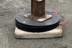 LevelRight users can adjust the overall angle from 0-10 degrees and adjust in two planes up to 5 degrees. The 24-in. diameter LevelRight will accept up to a 20-in. square or 24-in. round outrigger float.