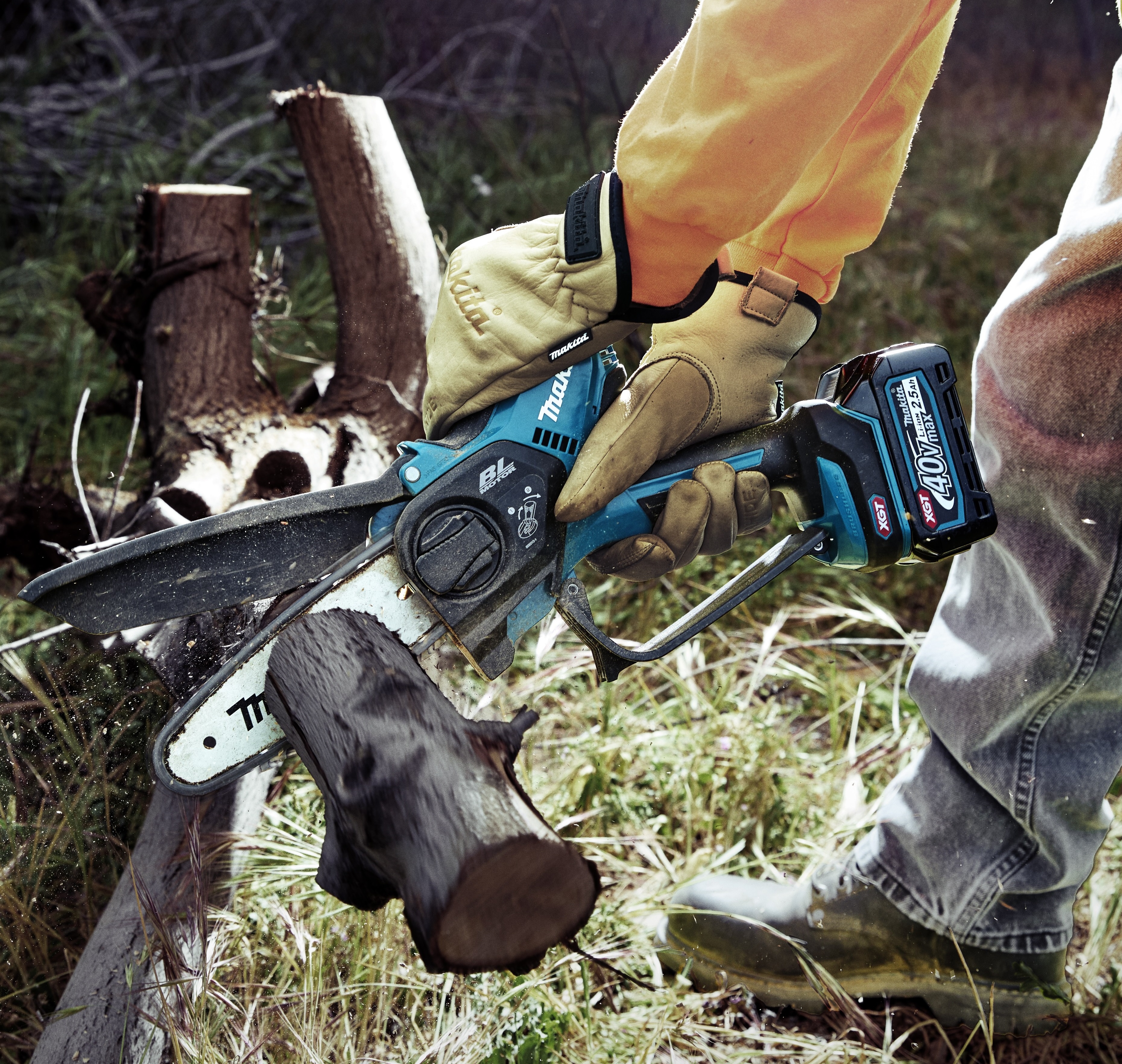 Maki Yabutaです Reviews for Makita 18V LXT Lithium-Ion Cordless Cut-Out Saw