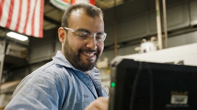 Having multilingual options in fleet management software helps the field crew to log data more accurately and, in turn, allows the team in the garage to receive a thorough report.