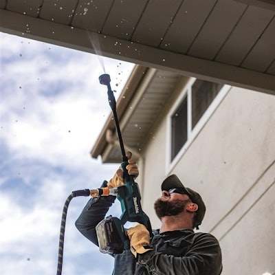 Makita has released a portable cleaning solution with the new 18V LXT® Power Cleaner (XWH02).