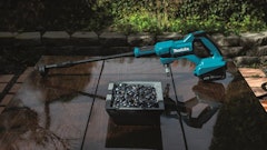 Convenience features include a Quick Connect Design for easy accessory changes, and a protective cover that helps prevent battery contamination under a range of conditions.