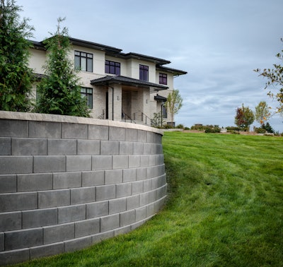 The Belgard Diamond Pro product in smooth Gray.
