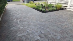 This residential walkway, featuring Glen-Gery’s Empire Blue Pavers from the Cityscape Series, combines high-end aesthetics with the strength to withstand heavy traffic areas.