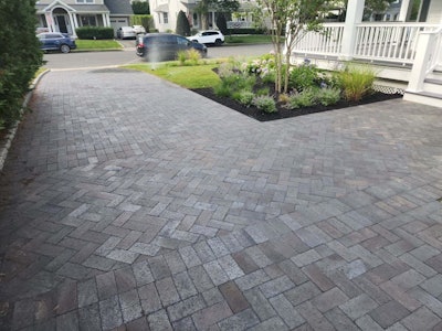 This residential walkway, featuring Glen-Gery’s Empire Blue Pavers from the Cityscape Series, combines high-end aesthetics with the strength to withstand heavy traffic areas.