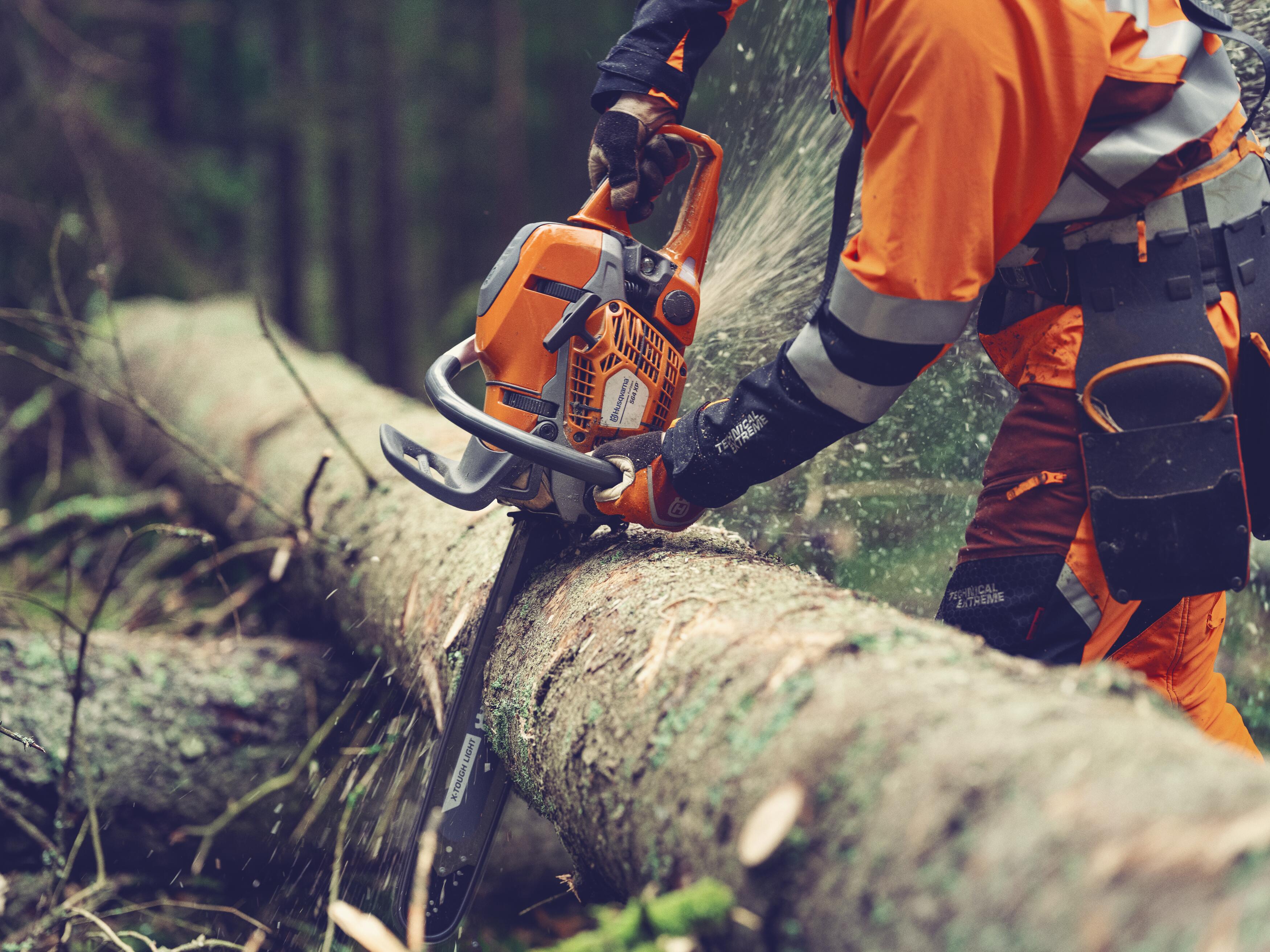 Husqvarna's 564 XP Fuel-Injected Chainsaw From: Husqvarna | Green