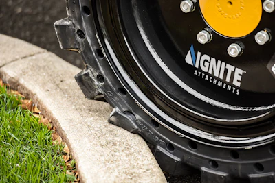 Ignite Maximizer Solid Tire Working Dsc 2743 Branded 1 tp A Ecbpt Uy[1]