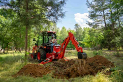 Ck2640 Cab Lifestyle Digging 2